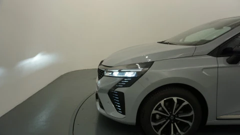 Renault Clio Techno full hybrid E-Tech 145 (103Kw)