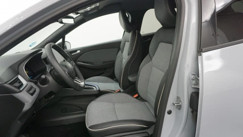 Renault Clio Techno full hybrid E-Tech 145 (103Kw)