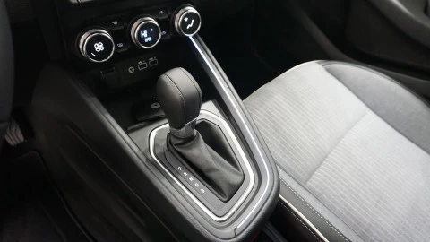 Renault Clio Techno full hybrid E-Tech 145 (103Kw)