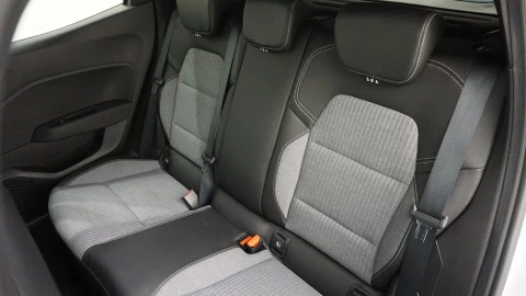 Renault Clio Techno full hybrid E-Tech 145 (103Kw)