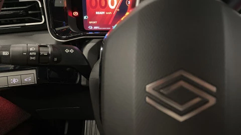Renault 4 E-Tech   Iconiq autonomia confort 110kW