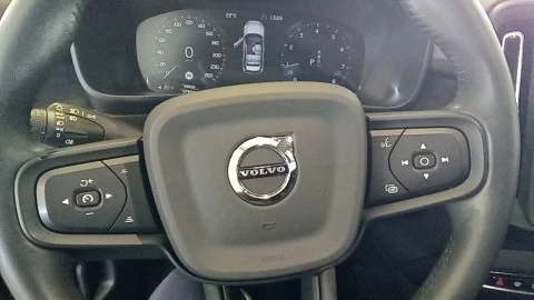 Volvo XC40 1.5 T2 Momentum Core Auto