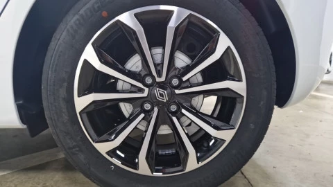 Renault Clio Techno full hybrid E-Tech 145 (103Kw)