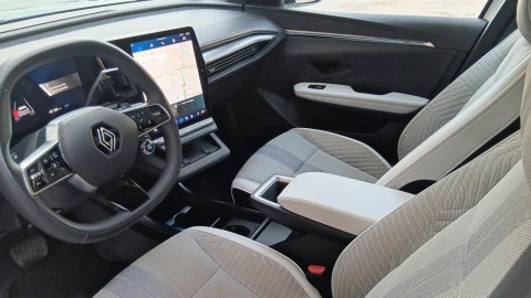 Renault Scenic E-Tech Iconic 160 kW (220CV) gran autonomía