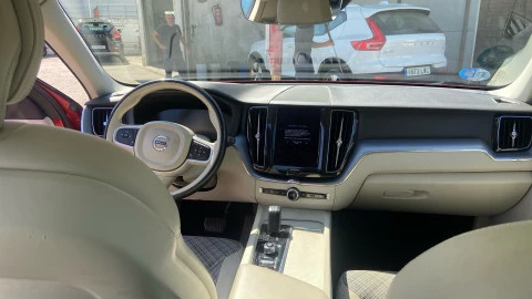 Volvo XC60 2.0 B4 D Momentum Pro Auto