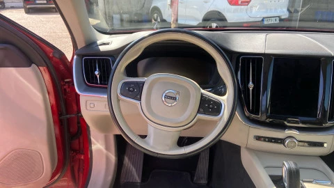 Volvo XC60 2.0 B4 D Momentum Pro Auto
