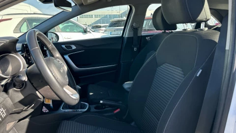 Kia Ceed 1.6 MHEV iMT 100kW (136CV) Drive