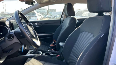 Kia Ceed 1.6 MHEV iMT 100kW (136CV) Drive Kia Ceed 1.6 MHEV iMT 100kW (136CV) Drive