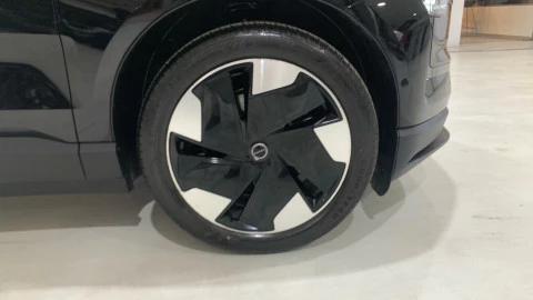 Volvo EX30 Single Motor Extended Range Ultra Auto