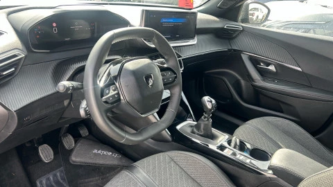 Peugeot 2008 Allure Puretech 100 S&S 6 Vel. MAN