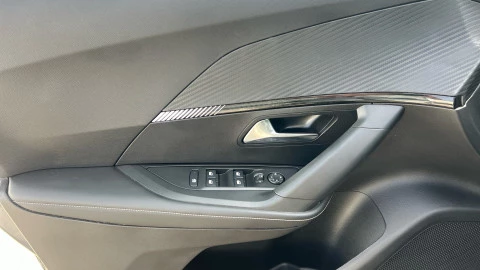 Peugeot 2008 Allure Puretech 100 S&S 6 Vel. MAN