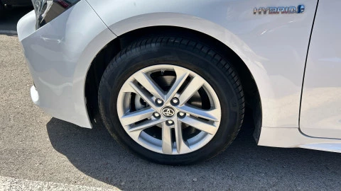 Toyota Corolla 1.8 125H ACTIVE TECH E-CVT