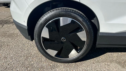 Volvo EX30 Single Motor Extended Range Ultra Auto