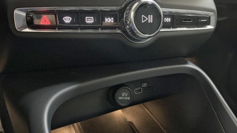 Volvo XC40 2.0 B3 G Core Auto