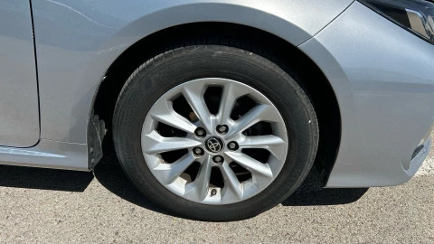 Toyota Corolla 1.8 125H ACTIVE TECH E-CVT SEDAN