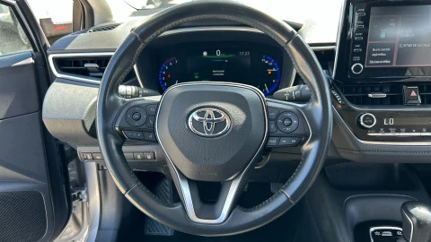 Toyota Corolla 1.8 125H ACTIVE TECH E-CVT SEDAN
