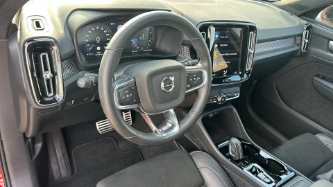 Volvo XC40 1.5 T3 R-Design Auto