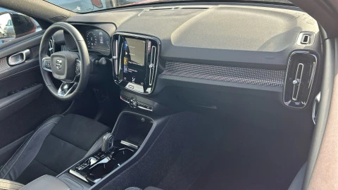 Volvo XC40 1.5 T3 R-Design Auto