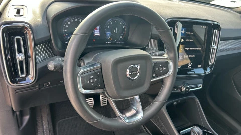 Volvo XC40 1.5 T3 R-Design Auto