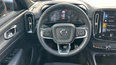 Volvo XC40 1.5 T3 R-Design Auto