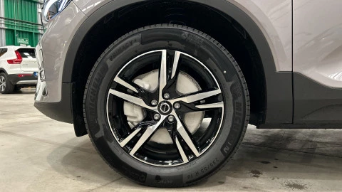 Volvo XC40 B3 G Plus Dark Auto 120 kW (163 CV)