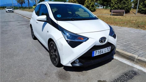 Toyota Aygo 1.0 70 x-play