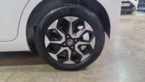 Toyota Aygo 1.0 70 x-play