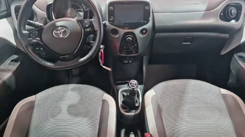 Toyota Aygo 1.0 70 x-play