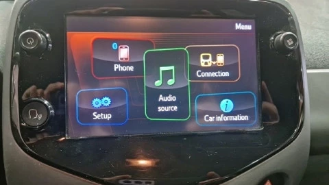 Toyota Aygo 1.0 70 x-play