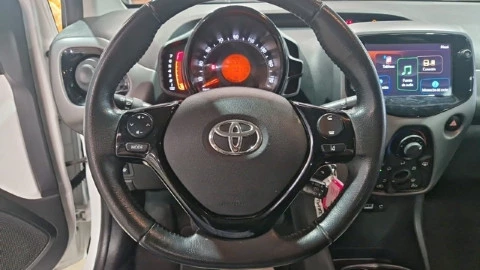 Toyota Aygo 1.0 70 x-play