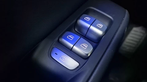 EBRO S800 1.5 TGDI PHEV Premium E-CVT