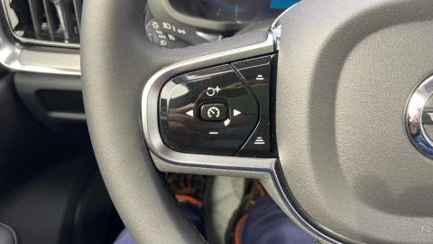 Volvo V60 2.0 B4 (D) Plus Dark Auto