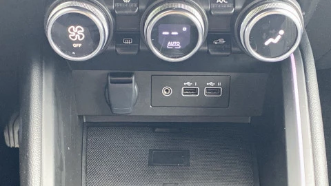 Renault Clio techno Eco-G 100cv (74kW)