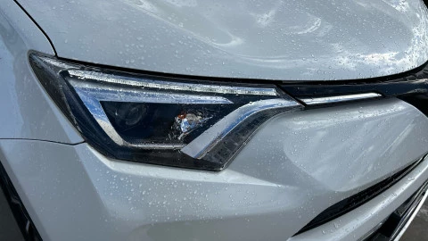 Toyota Rav4 2.5l hybrid 2WD Feel!