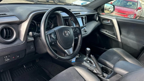 Toyota Rav4 2.5l hybrid 2WD Feel!