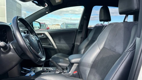 Toyota Rav4 2.5l hybrid 2WD Feel!