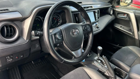 Toyota Rav4 2.5l hybrid 2WD Feel!