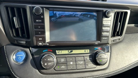 Toyota Rav4 2.5l hybrid 2WD Feel!