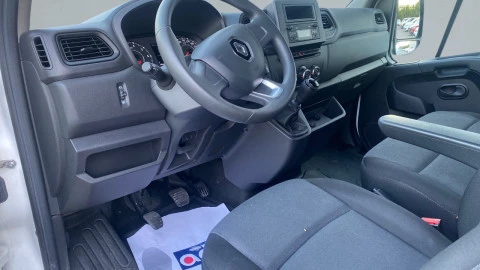 Renault Master Combi 6 L2H2 3300 dCi 99 kW (135 CV)