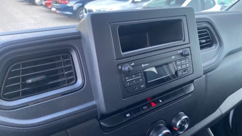 Renault Master Combi 6 L2H2 3300 dCi 99 kW (135 CV)