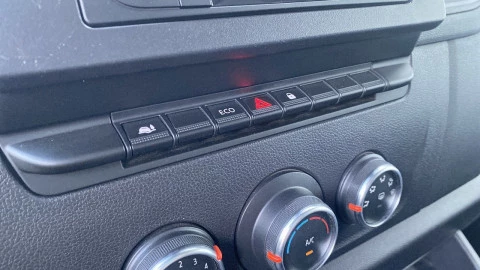 Renault Master Combi 6 L2H2 3300 dCi 99 kW (135 CV)