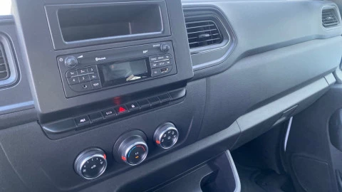 Renault Master Combi 6 L2H2 3300 dCi 99 kW (135 CV)