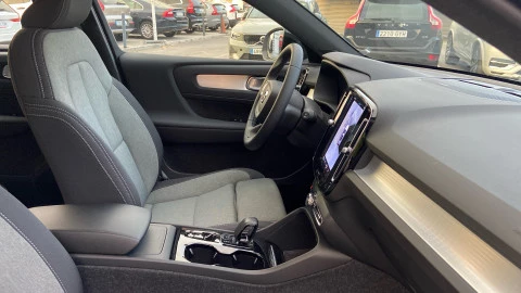 Volvo XC40 2.0 B3 G Plus Dark Auto
