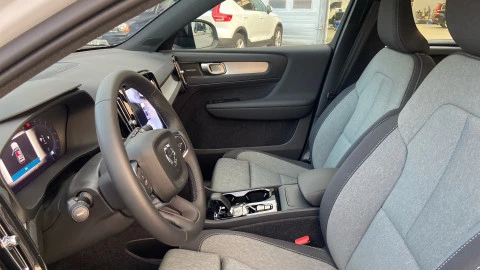 Volvo XC40 2.0 B3 G Plus Dark Auto