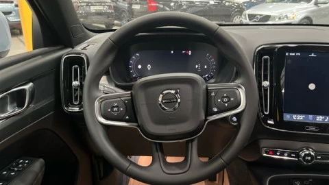 Volvo XC40 B3 G Core Auto 120 kW (163 CV)