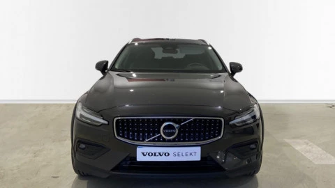 Volvo V60 Cross Country 2.0 B5 G AWD Cross C Ultimate Bright AT