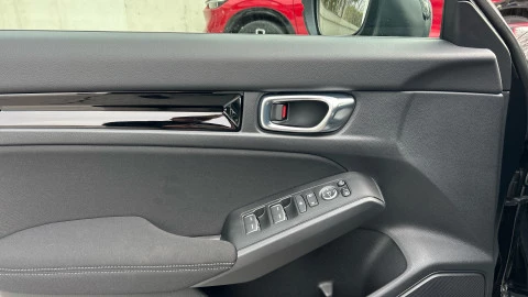 Honda Civic 2.0 i-MMD Elegance CVT