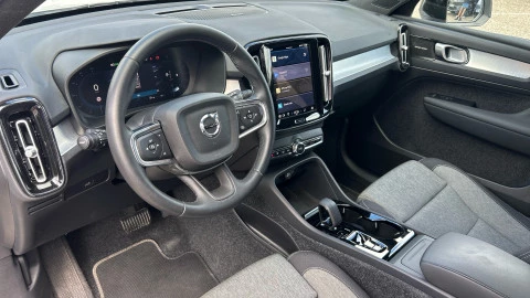 Volvo XC40 2.0 B3 G Plus Dark Auto