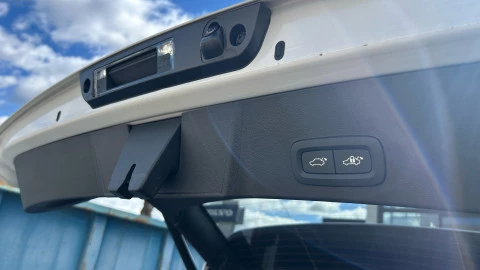 Volvo XC40 2.0 B3 G Plus Dark Auto