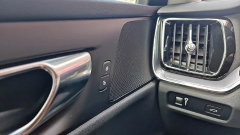 Volvo V60 2.0 B4 (D) Momentum Pro Auto